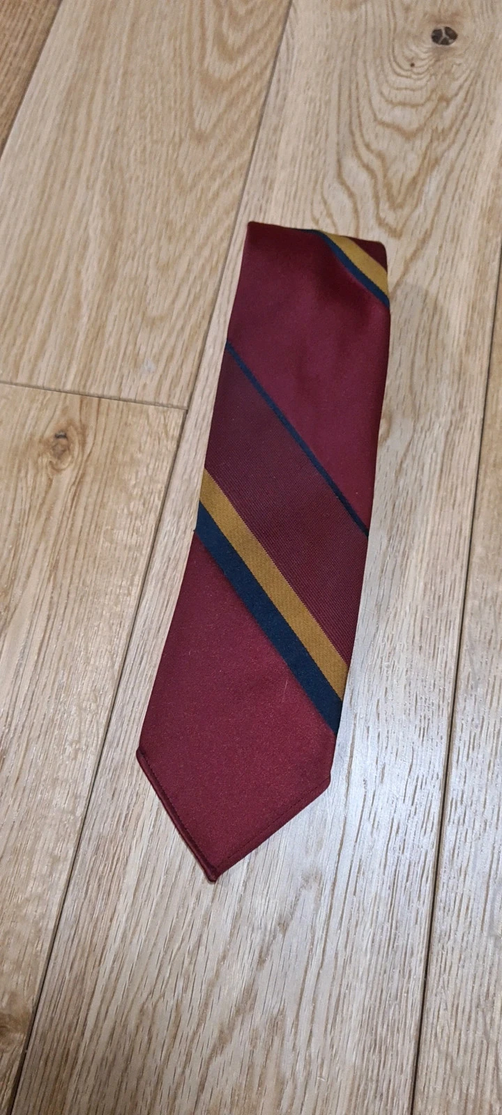 Cravate bordeaux